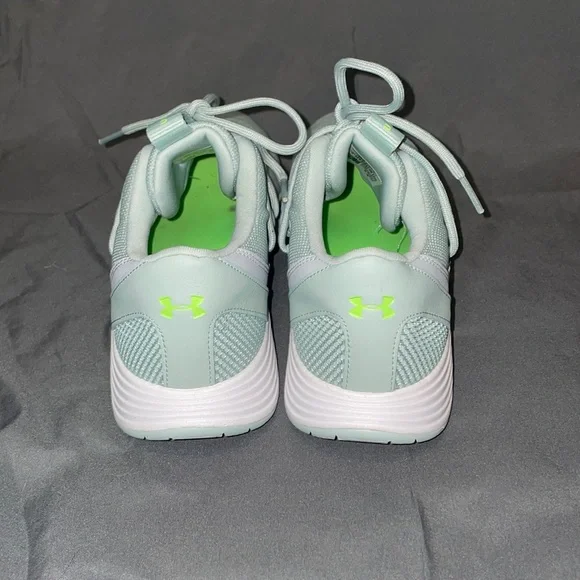 Size 9 Women’s Green Under Armour Athletic Shoes - Picture 5 of 9